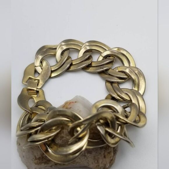 Vintage avon gold tone artic twist bracelet - Picture 2 of 2
